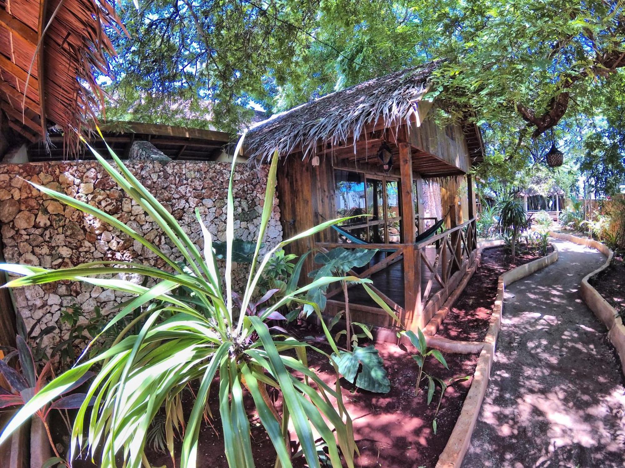 Cosmos Bungalows Bira Exterior foto